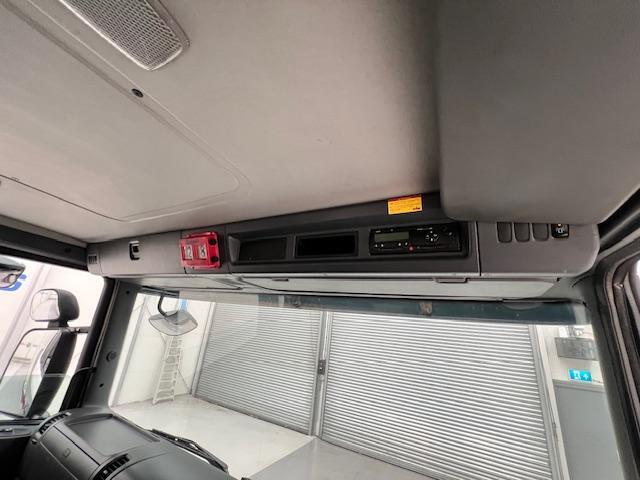 Scania P380 8x4 Rest Cab Bulk Tipper Manual