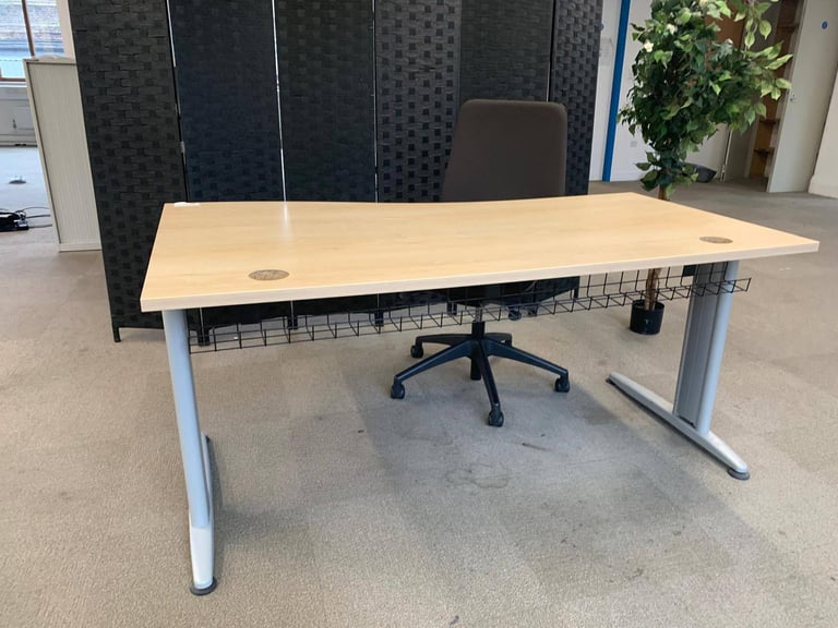 Used office wave desks for sale wood £75 each 30 available
