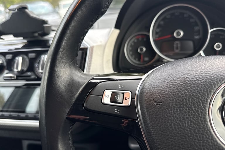 2019 Volkswagen up! 1.0 High up! Euro 6 (s/s) 5dr Hatchback PETROL Manual
