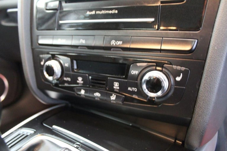 AUDI A4 2.0 TDI SE Technik quattro Euro 5 (s/s) 4dr 2013
