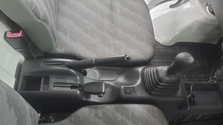 Mazda suzuki mini pick up 650cc 4wd fresh japanese import only 6k miles 2012