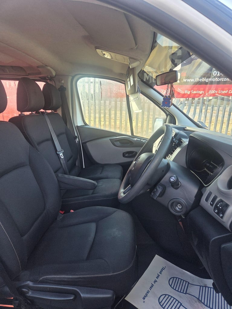 2017 Renault Trafic 1.6 dCi ENERGY 29 Business LWB Euro 6 (s/s) 5dr (9 Seat) MPV Diesel Manual