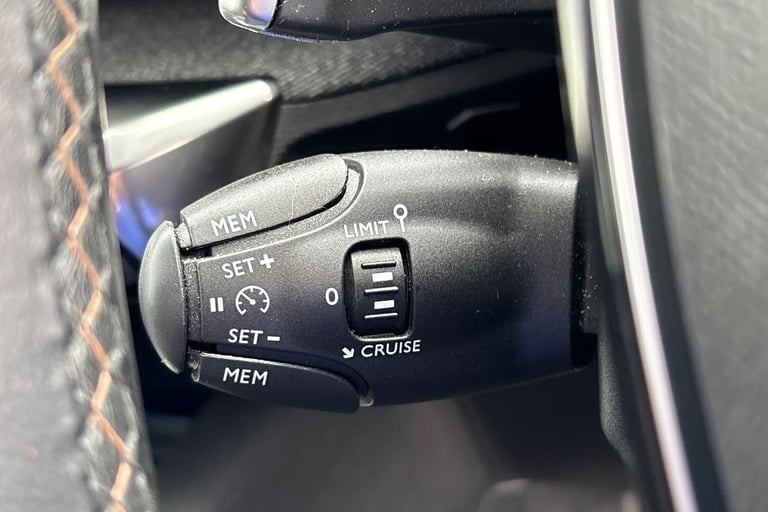 2020 Peugeot 3008 1.6 Hybrid4 300 GT Line 5dr e-EAT8 HATCHBACK PETROL/ELECTRIC Manual