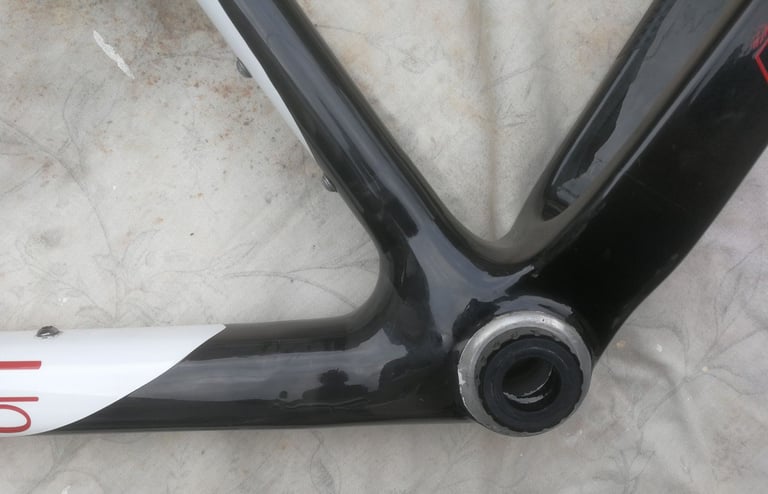 Beks carbon fibre MTB frame 26 inch size small ex condition 