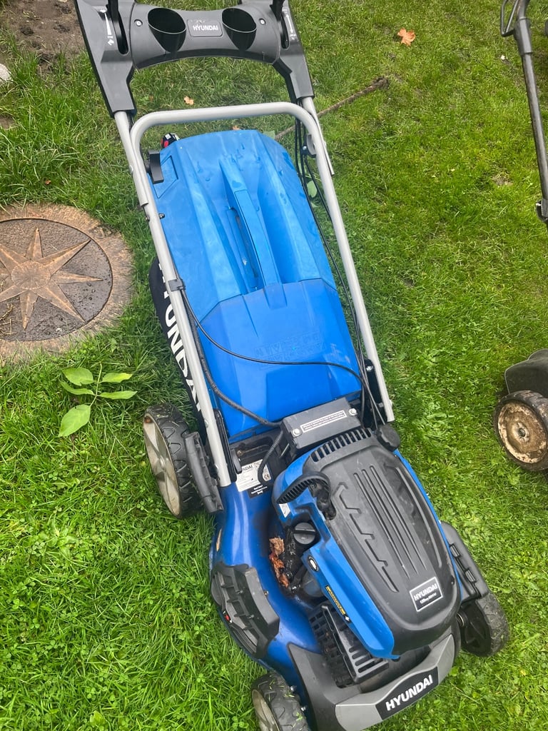 image for hyundai petrol lawnmower battery start self propelled 