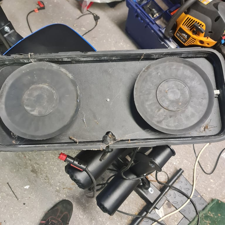 Twin lights flashing beacon