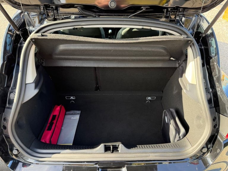 2019 Renault Clio 1.5 dCi Play Hatchback 5dr Diesel Manual Euro 6 (s/s) (90 ps) Hatchback Diesel ...