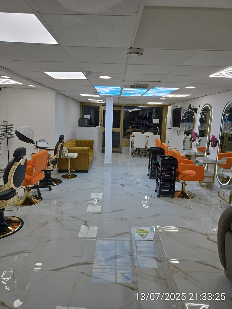 Hair Stylist Chair for rent