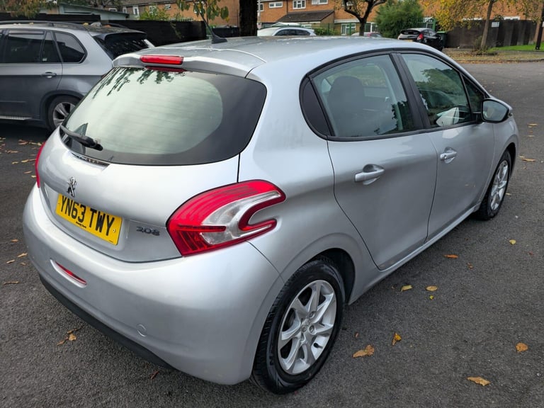 2013 Peugeot 208 1.2 VTi Active 5dr HATCHBACK PETROL Manual