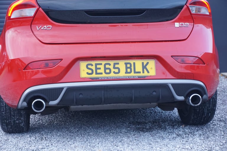 2015 Volvo V40 D2 [120] R DESIGN *IMMACULATE CONDITION £20 ROAD TAX* HATCHBACK Diesel Manual