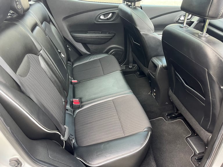 REDUCED Renault Kadjar SUV 1.2 petrol turbo 2017 65K , Fresh MOT , Ulez compliant , Immaculate car