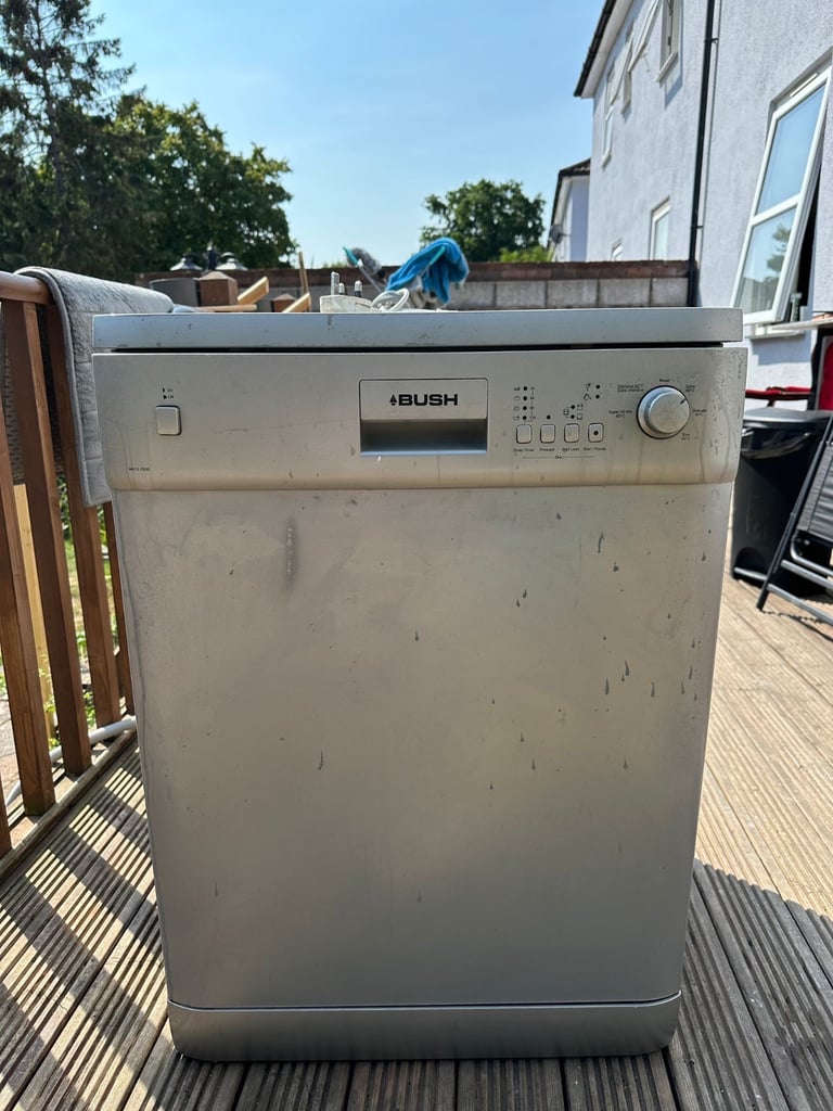 Bush WV-12-75DS silver full size dishwasher 