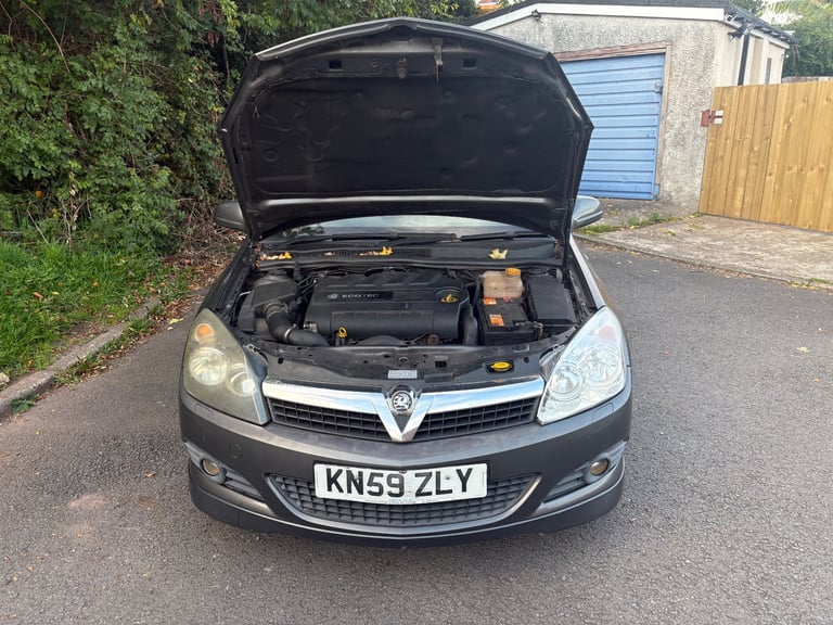 Vauxhall, ASTRA, Hatchback, 2009, Manual, 1910 (cc),3 doors - Image 17