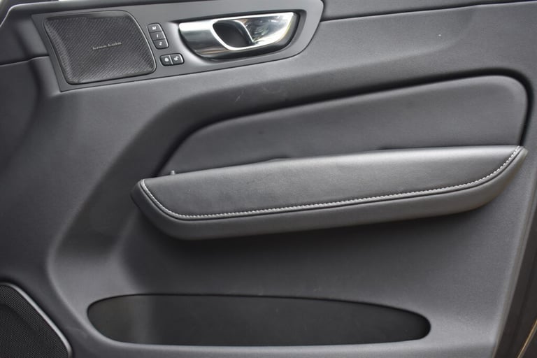 2021 Volvo XC60 B5 INSCRIPTION+Panoramic Sunroof Estate Petrol/Ele Automatic