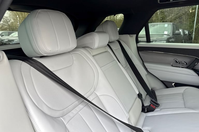 2025 Land Rover Range Rover Sport 3.0 D300 MHEV SE Auto 4WD Euro 6 (s/s) 5dr SUV Diesel Automatic