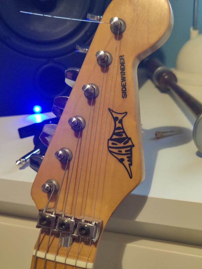 Marlin Sidewinder 80s rare. Strat copy Tremenlo