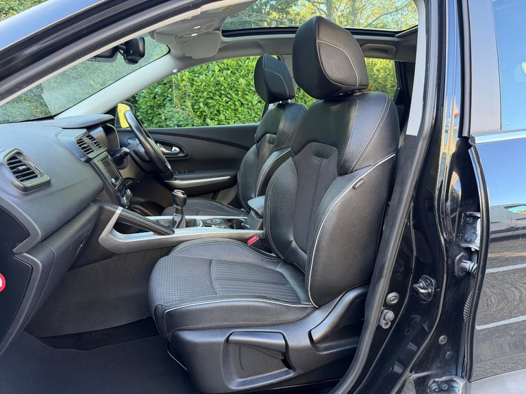 Renault Kadjar 1.6 dCi Signature Nav Euro 6 5dr DIESEL MANUAL 2016/66