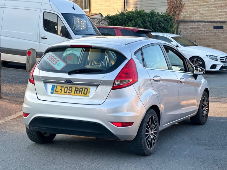 2009 Ford Fiesta 1.4 Zetec 5dr HATCHBACK Petrol Manual