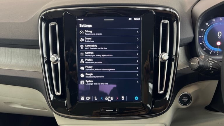 2022 Volvo XC40 2.0 B4P Plus Dark 5dr AWD Auto ESTATE PETROL Automatic