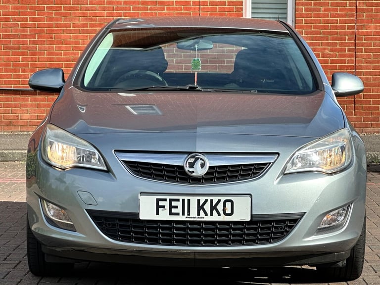 2011 Vauxhall Astra 1.4 16v Exclusiv Euro 5 5dr HATCHBACK Petrol Manual