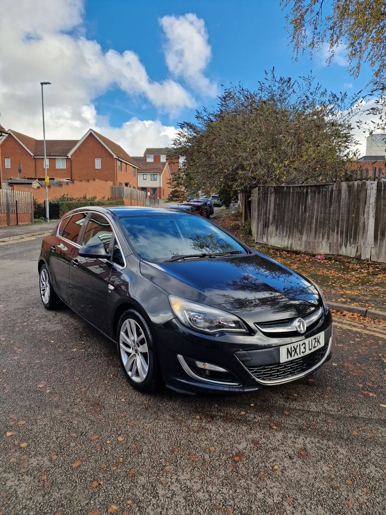 Vauxhall, ASTRA, Hatchback, 2013, Manual, 1956 (cc), 5 doors