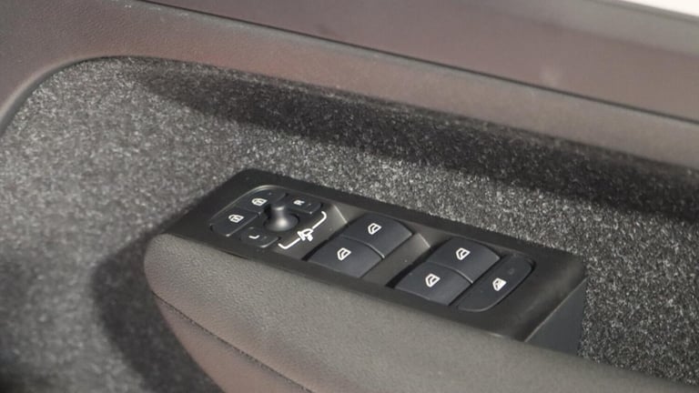 2021 Volvo XC40 T3 Momentum Manual (Park Assist, Cruise Control, Bluetooth) ESTATE Petrol Manual