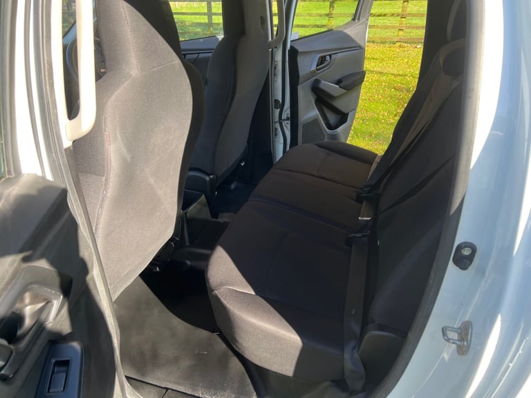 ISUZU D-MAX 1.9 TD 164PS UTILITY MANUAL 4WD 4X4 D/CAB PICKUP 71 REG 59,600 MILES