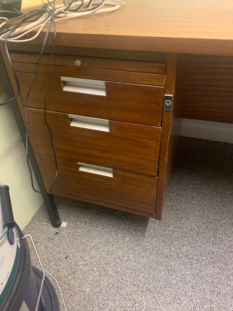 Desk needs to go asap FREE 