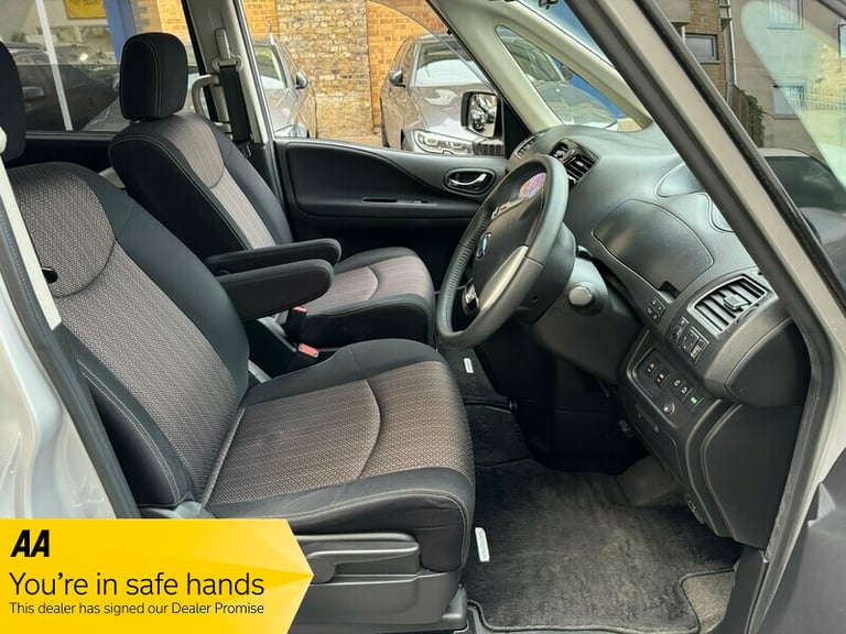 Nissan Serena 2.0 HYBRID AUTO 8 SEAT