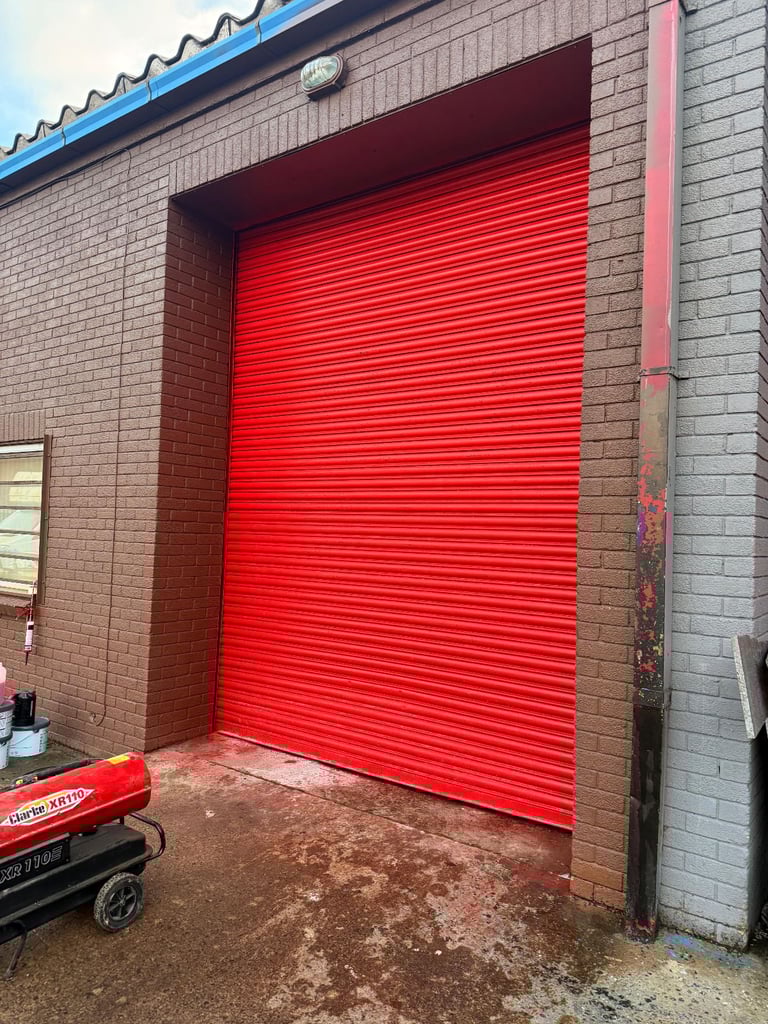 1,142 sq ft Industrial Unit To Let – £230 per week Located in Ferndale Highfield Industrial Estate 