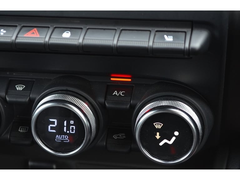 2021 Renault Clio TCe Lutecia Hatchback Petrol Manual