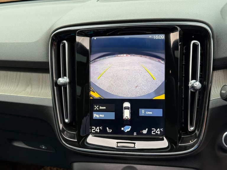 2019 Volvo XC40 1.5 T3 INSCRIPTION AUTO, 21000 MILES, VOLVO S HISTORY. ESTATE Petrol Automatic