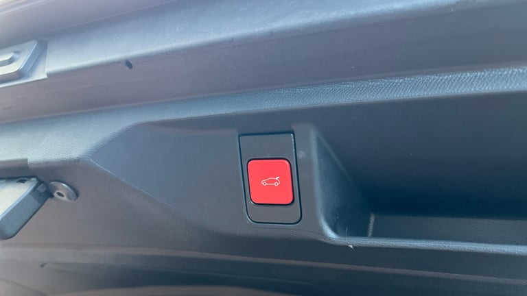 2023 DS Automobiles DS 4 1.2 PureTech Cross Opera Hatchback 5dr Petrol EAT8 Euro 6 (s/s) (130 ps)...