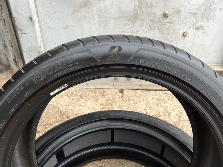 255 40 R20 101Y XL BRIDGESTONE POTENZA , Tread  5.1mm (E7338) Tested