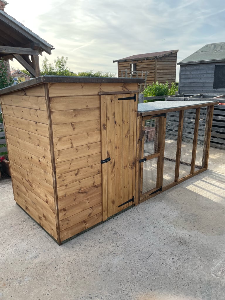 Large Dog Kennel with Run
