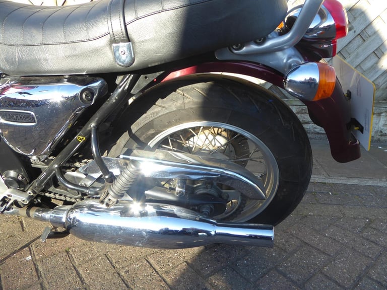 TRIUMPH THUNDERBIRD 900 N REG OWNERS AND SERVICE BOOK VERY CLEAN BIKE