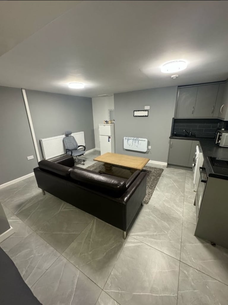 Studio Flat with bills included 