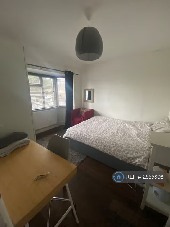 1 bedroom in Sarsfield Road, Greenford, UB6 (#2655808)