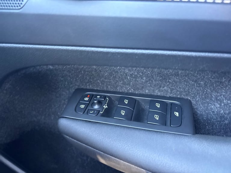 2020 Volvo XC40 1.5 T3 [163] R DESIGN 5dr Geartronic Estate PETROL Automatic