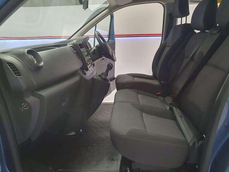 2021 Renault Trafic 2.0 dCi ENERGY SL28 Business 7 Seats 5dr MPV Diesel Manual