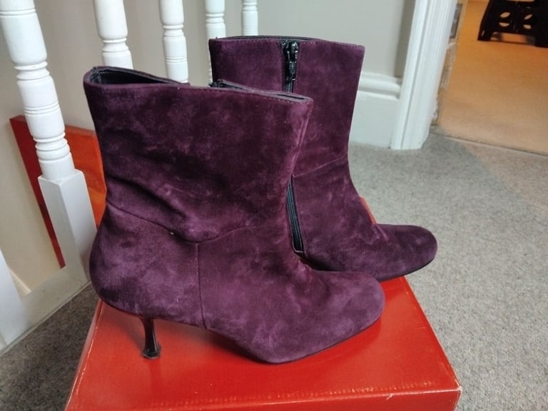 Ladies suede ankle boots.