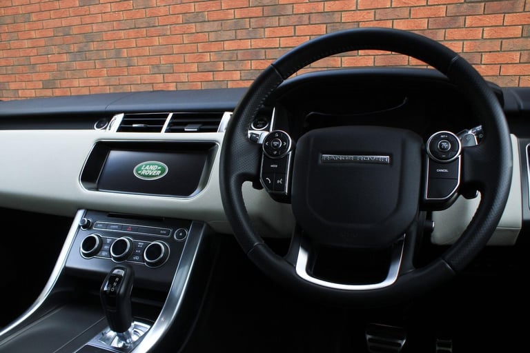 2017 Land Rover Range Rover Sport 3.0 SD V6 HSE Dynamic Auto 4WD Euro 6 (s/s) 5dr ESTATE Diesel A...