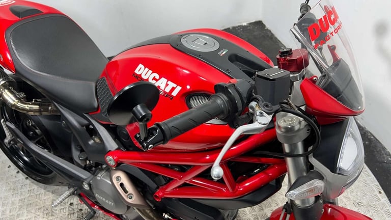 Ducati Monster [Phone number removed]K STREETFIGHTER WARRANTY NEW MOT RIDES GREAT