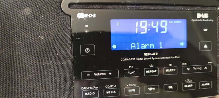 Roberts MP Sound 43 CD/DAB+/FM Black Radio. iPod dock,