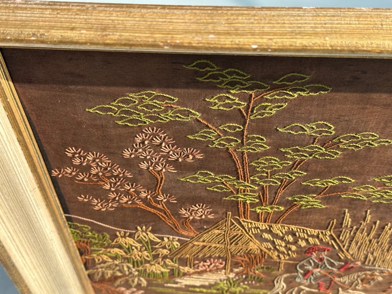 ANTIQUE FRAMED CHINESE SILK EMBROIDERY TAPESTRY PICTURE, 78x45cm - 1900s - WILL POST!
