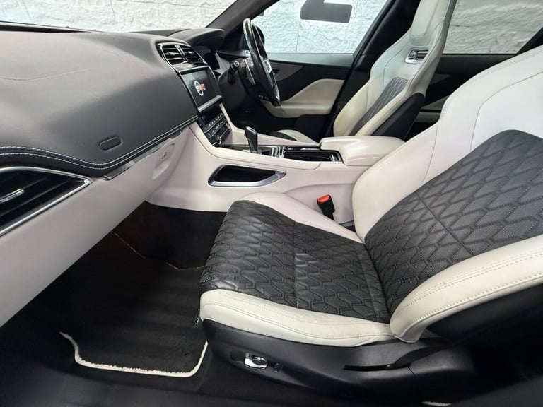2020 Jaguar F-Pace 5.0 V8 SVR SUV 5dr Petrol Quickshift AWD Euro 6 (s/s) (550 ps) ESTATE Petrol A...