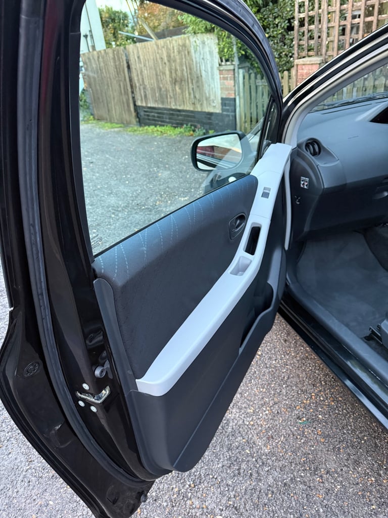 Toyota, YARIS, Hatchback, 2007, Semi-Auto, 1296 (cc), 3 doors
