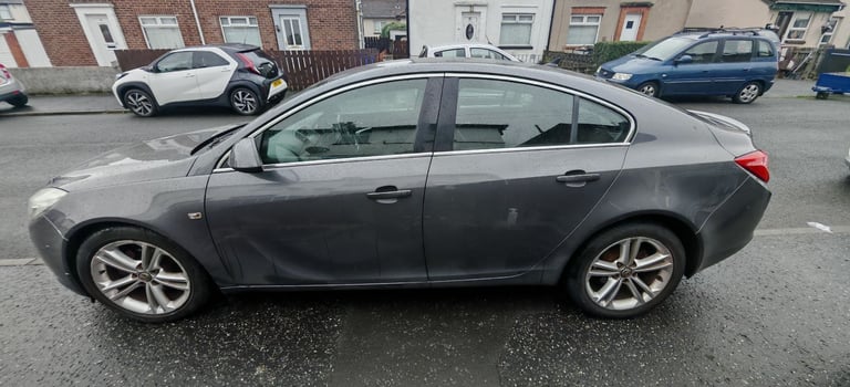 Vauxhall, INSIGNIA, Hatchback, 2010, Manual, 1796 (cc), 5 doors