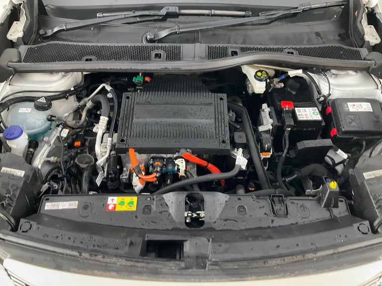 2023 Peugeot E-2008 50kWh GT SUV 5dr Electric Auto (7kW Charger) (136 ps) - LED - REVERSE CAM - S...