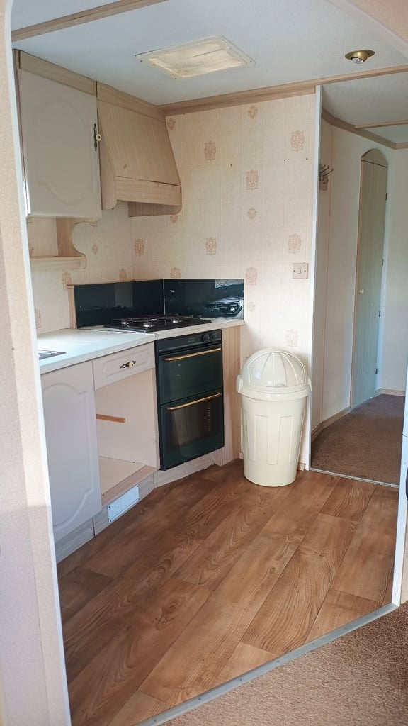 **Static caravan to rent long term**